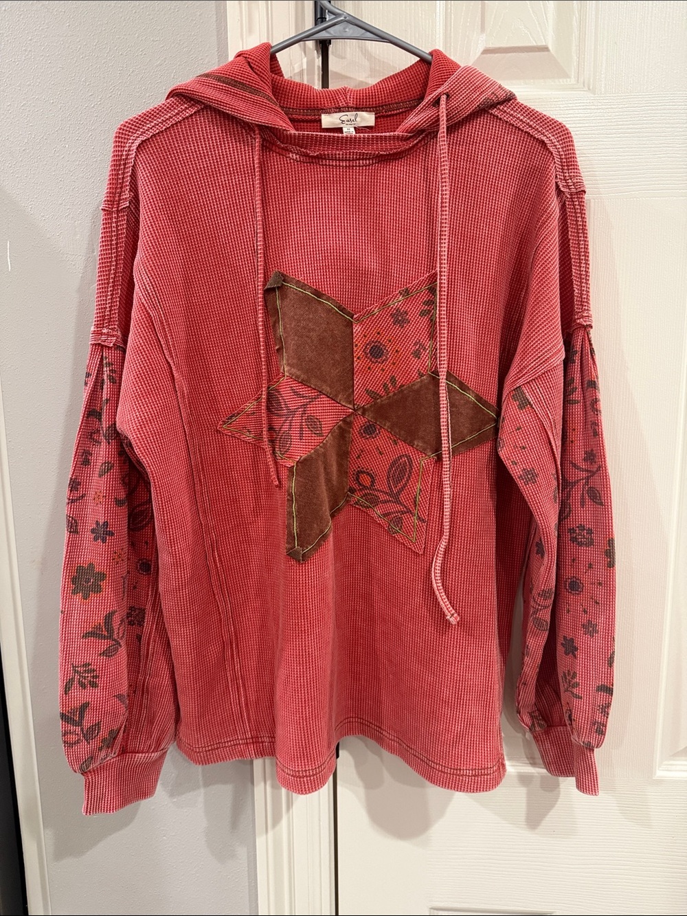 Red Hooded Waffle Knit Star Patch Sweater Sz M